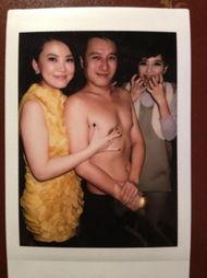 明星裸奶照片曝光,裸奶照片曝光引发网络热议