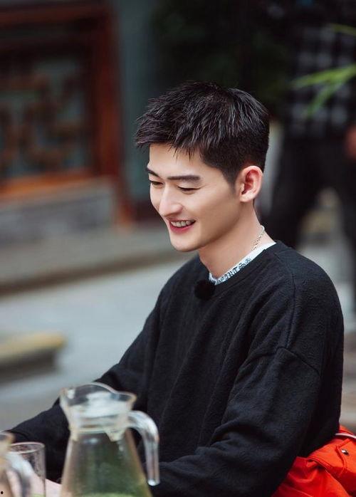 张翰吃瓜娱乐节目,瓜田李下,娱乐节目中的明星生活